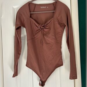 Abercrombie body suit size small cinnamon color